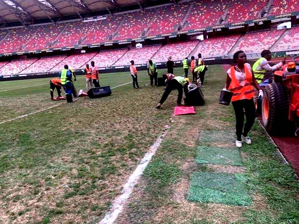 Algérie – Côte-D&rsquo;Ivoire / le match se déroulera quand même sur la pelouse délabrée du stade de Japoma