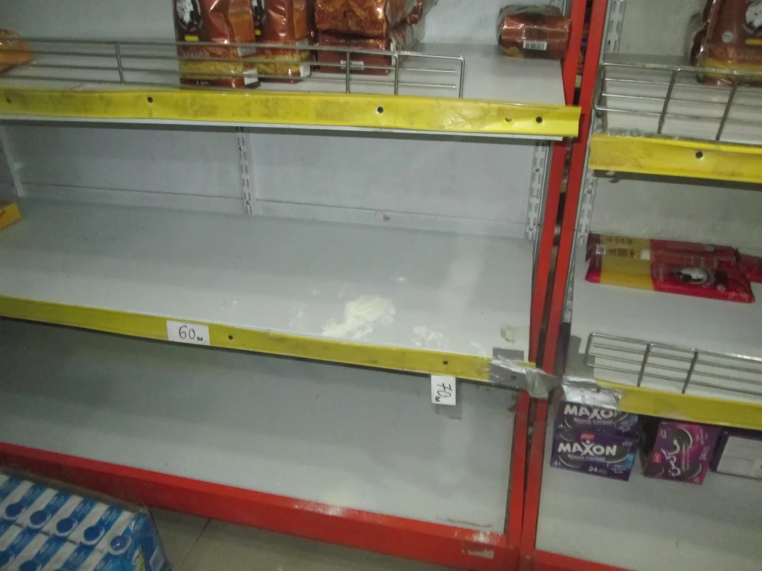 Etals-vides-dans-les-superettes