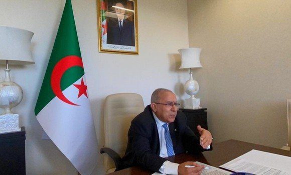 8a3e59c7dd04e161b2de4d55f83eeba7_M