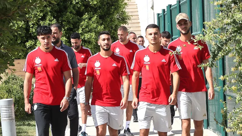 Algérie vs Cap-Vert Préparation Intensive de l'Équipe Nationale pour les Échéances à Venir Algérie vs Cap-Vert : Préparation Intensive de l'Équipe Nationale pour les Échéances à Venir