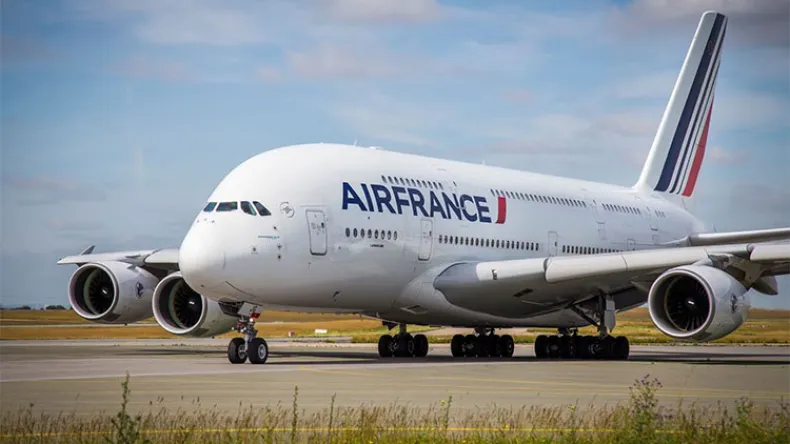 France Vers une Taxe Environnementale sur les Vols vers l'Algérie - Un Débat qui Fait Rage France : Vers une Taxe Environnementale sur les Vols vers l'Algérie - Un Débat qui Fait Rage