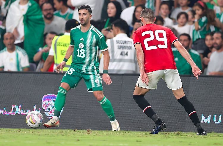 Scandale d'arbitrage l'équipe nationale algérienne privée d'une victoire face à l'Égypte ! Scandale d'arbitrage : l'équipe nationale algérienne privée d'une victoire face à l'Égypte !