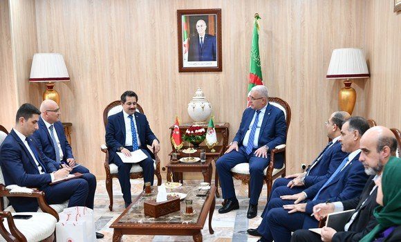 Rencontre Diplomatique à l'APN L'Algérie et la Turquie Renforcent Leurs Liens Historiques Rencontre Diplomatique à l'APN : L'Algérie et la Turquie Renforcent Leurs Liens Historiques