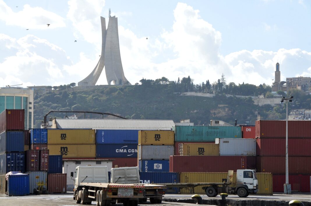 Commerce extérieur de l’Algérie en 2024 une baisse préoccupante et des enjeux majeurs Commerce extérieur de l’Algérie en 2024 : une baisse préoccupante et des enjeux majeurs