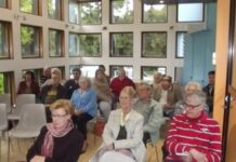 Isabelle Vahé : l’écrivaine française qui brise le silence sur les abus coloniaux Isabelle Vahé : l'écrivaine française qui brise le silence sur les abus coloniaux