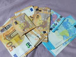 Graphique évolution taux euro face au dinar algérien sur marché noir mars 2026