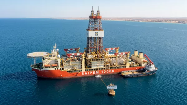 La plateforme semi-submersible Saipem 10000 en opération au-dessus du puits Matsola-1, bassin de Syrte, Libye, janvier-avril 2026.