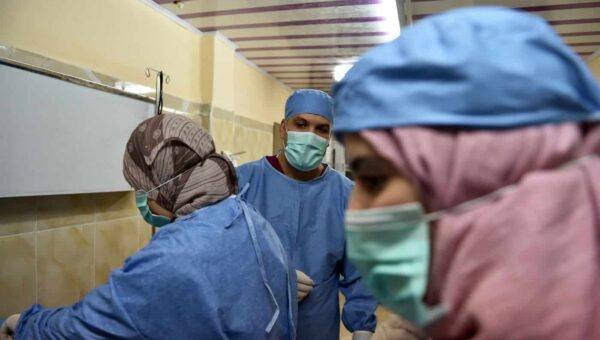 Pour se prémunir d’une éventuelle contamination / les médecins du secteur public contraints de mettre la main à la poche