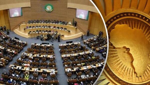 Crise au Mali..L’Union Africaine soutient l’initiative du Président Tebboune