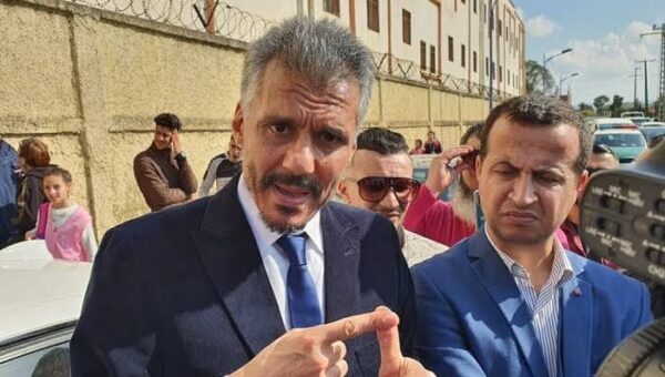 Rachid Nekkaz et son avocat Abdelkader Chohra placés sous mandat de dépôt