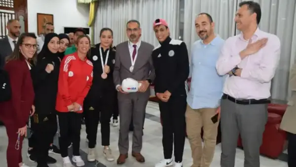 Sebgag loue la réussite de Khalif et Chayeb au Championnat du monde de boxe féminine