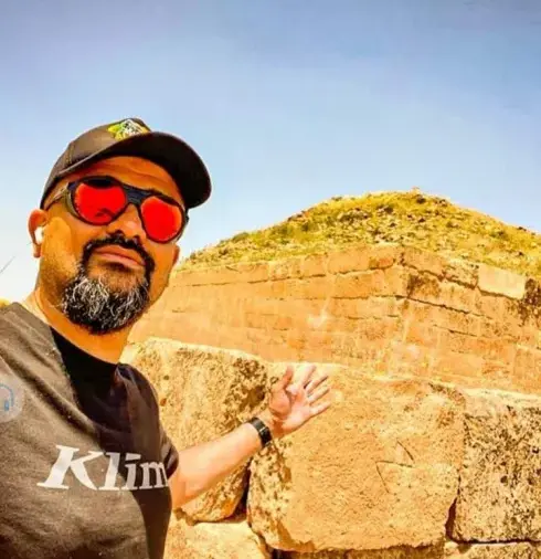 Le voyageur qatari Khaled Al-Jaber poursuit son deuxième voyage en Algérie