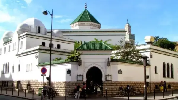 L&rsquo;Algérie a accordé 315 milliards de dinars pour le financement de la Mosquée de Paris