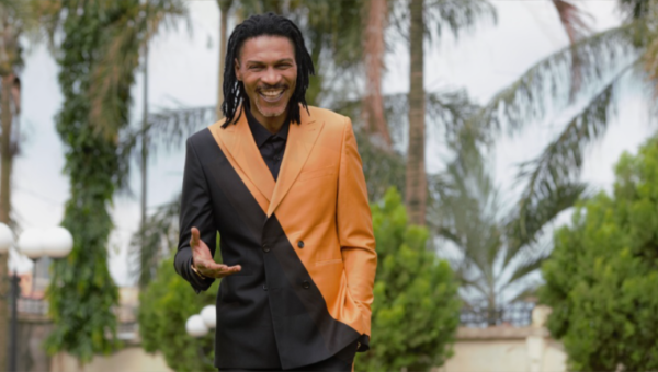 Football: Rigobert Song provoque l&rsquo;équipe nationale algérienne en couvrant le massacre de Gassama