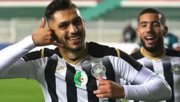 La biographie de Riyad Benayad.. le seul local dans la liste de Djamel Belmadi
