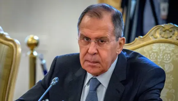 Il a révélé un détail important.. Lavrov parle de la participation de la Syrie au sommet arabe qui sera accueilli par l&rsquo;Algérie