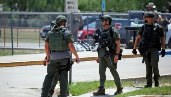 Le nombre de morts dans une fusillade dans une école primaire du Texas s&rsquo;élève à 21, dont la grand-mère de l&rsquo;agresseur
