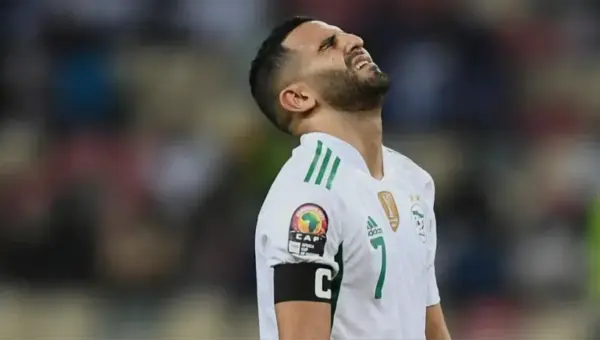 Autres raisons de l&rsquo;absence de Mahrez de l&rsquo;équipe nationale algérienne, notamment la pression psychologique des Algériens