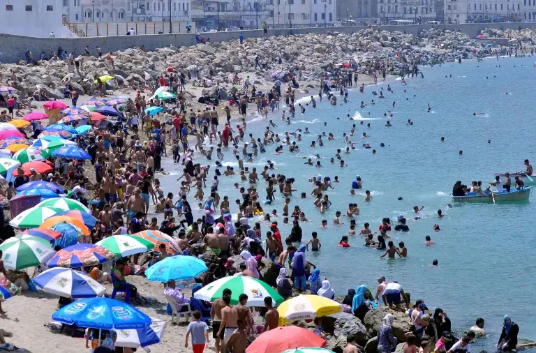 Le ministère de l&rsquo;Intérieur menace de prendre des mesures dissuasives contre les contrevenants au principe de la gratuite des plages