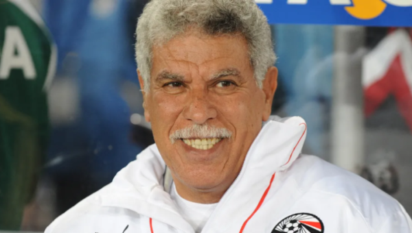 Hassan Shehata s&rsquo;en prend à l&rsquo;équipe algérienne et conteste son éligibilité pour se qualifier pour la Coupe du Monde.