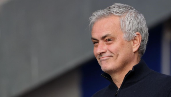 Mourinho est sur le point d&rsquo;offrir un nouveau joueur à l&rsquo;équipe nationale algérienne