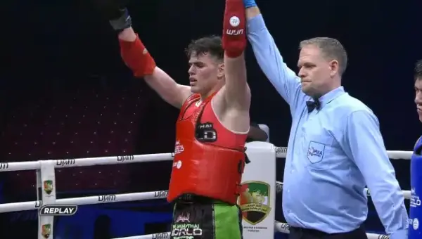 Un boxeur algérien réalise un exploit historique dans un championnat du monde