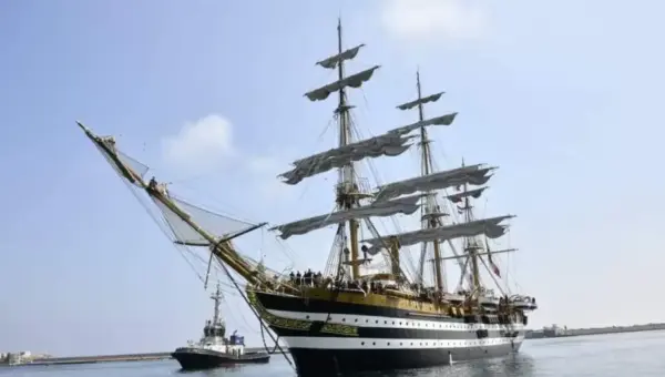 Le voilier-école italienne accoste dans le port d&rsquo;Alger