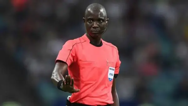 Football: La CAF évince le protecteur de l&rsquo;arbitre gambien Bakary Gassama