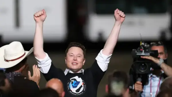 Elon Musk annonce que les satellites Starlink couvriront toutes les parties de la Terre