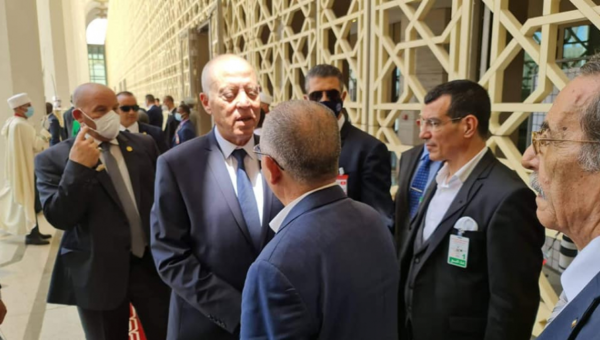 Le président tunisien rencontre l’un des principaux opposants en Algérie.