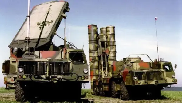 Dans la vidéo.. l&rsquo;armée algérienne exhibe les terrifiants missiles S300
