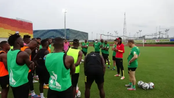 Football: L’entraîneur de l’équipe du Cameroun revient pour reparler de la rencontre de l’Algérie
