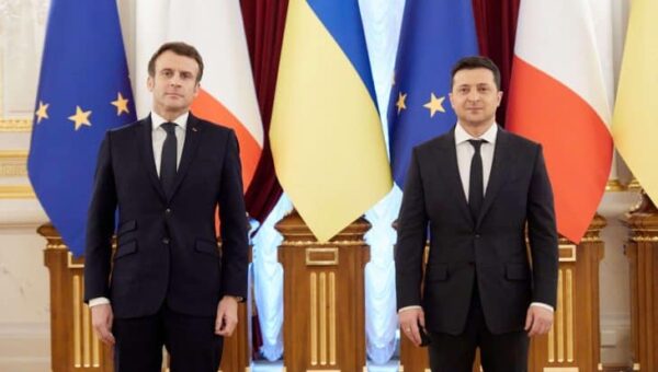 Le président ukrainien discute avec Macron du « terrorisme nucléaire russe »