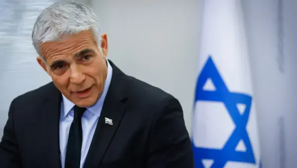 Yaïr Lapid envisage de se rendre au Maroc et d&rsquo;organiser un sommet des pays arabes qui ont normalisé avec Israël