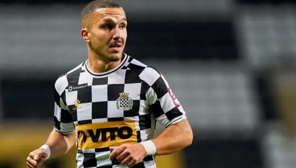 Yanis Hamache élimine tout espoir d&rsquo;être avec l&rsquo;équipe nationale algérienne