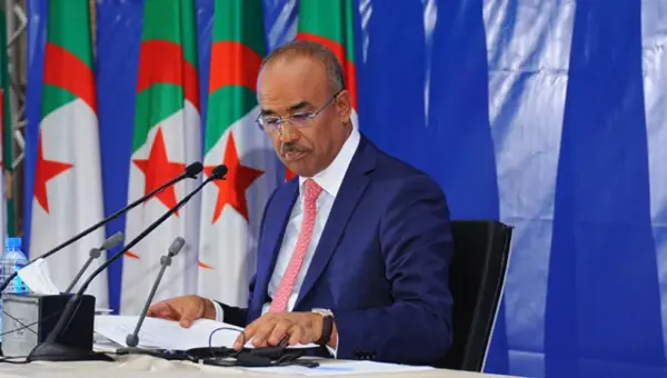 La détention provisoire de l’ancien Premier ministre Noureddine Bedoui
