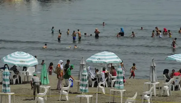 Vols de voitures et vandalisme:  Permis d&rsquo;exploitation des plages suspects et gangs de parking sur le banc des accusés