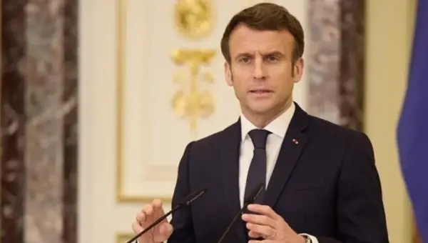 France-Algérie: Qu’emportera Macron dans sa valise pour apaiser les tensions avec l&rsquo;Algérie ?