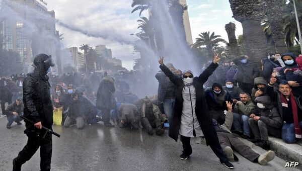Tunisie: Le recul des libertés affecte-t-il les accords de défense avec l’Occident ?