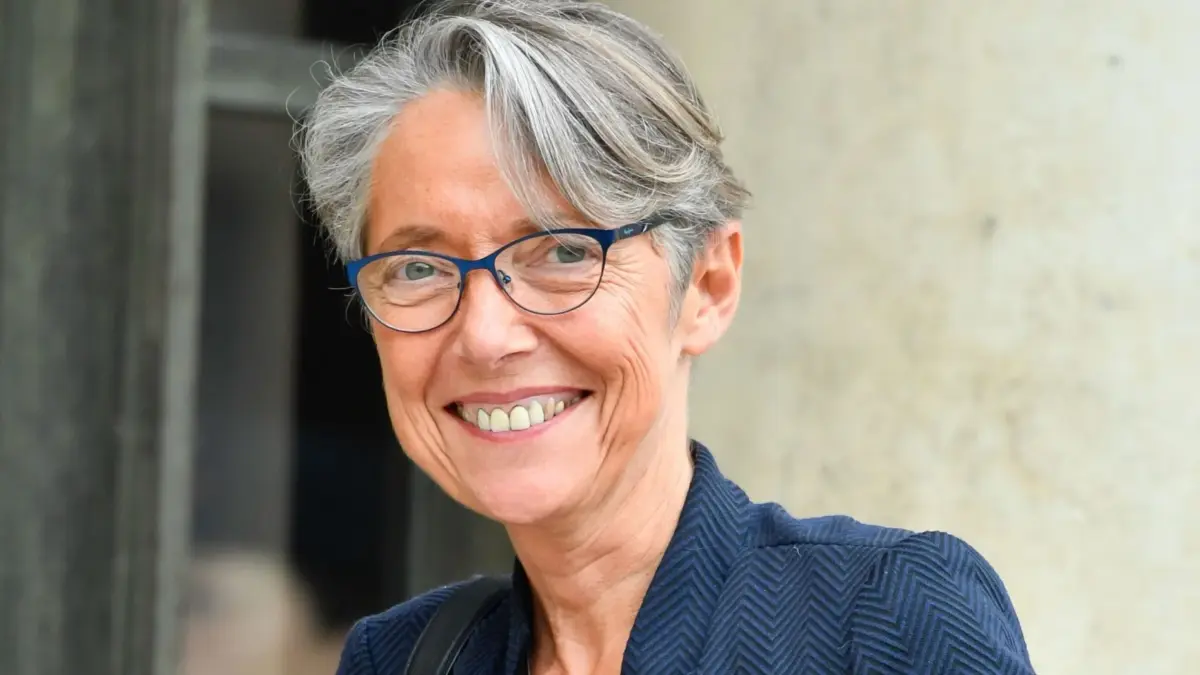 Le Premier ministre français est en visite importante en Algérie… « La jeunesse et le gaz » sont les dossiers de discussion les plus importants.