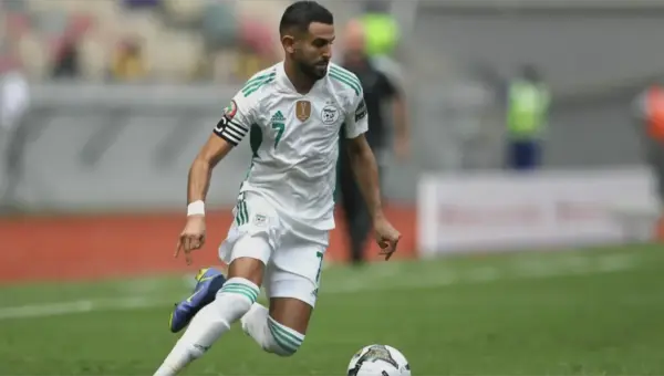 Vidéo: Mahrez provoque le capitaine de l&rsquo;équipe nationale marocaine « Pourquoi avez-vous peur d&rsquo;affronter l&rsquo;Algérie ? »