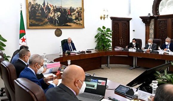 Véhicules neufs et hôpital Algéro-qatari-allemand : les décisions du Conseil des ministres