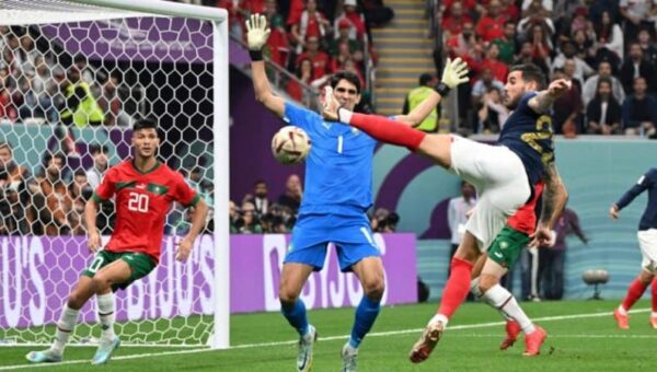 France-Maroc: la fédération marocaine de football se plaint de l’arbitrage du match