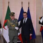Le ministre des Armées françaises Sébastien Le Cornet lors de sa réception avec le général de corps d'armée Saïd Chanegriha à Paris - (ministère algérien de la Défense)