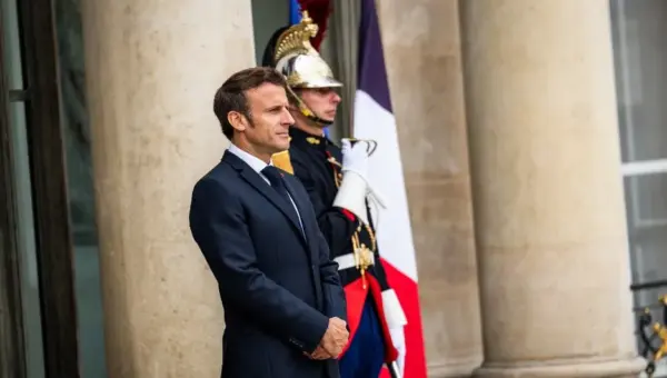 Algérie-France: A cause de l&rsquo;Algérie… un député européen critique durement Macron