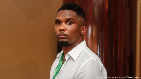 CHAN 2023: Samuel Eto’o arrive en Algérie