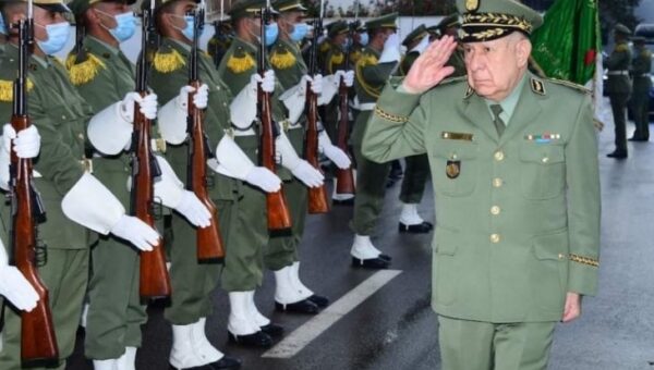 Une première depuis 17 ans. Le chef d’état-major de l’armée algérienne entame aujourd’hui une visite en France – (vidéos)