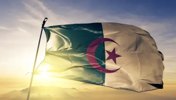 L&rsquo;Algérie : vers une sortie de la région du Tiers Monde selon un homme politique arabe