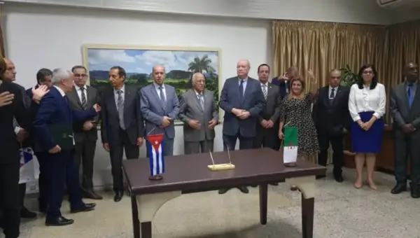 Algérie et Cuba signent 8 accords de coopération pour renforcer leur partenariat