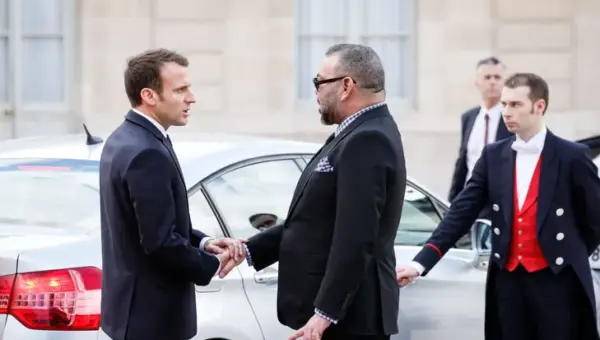 La France se rapproche de l&rsquo;Algérie au détriment du Maroc : tensions diplomatiques en vue
